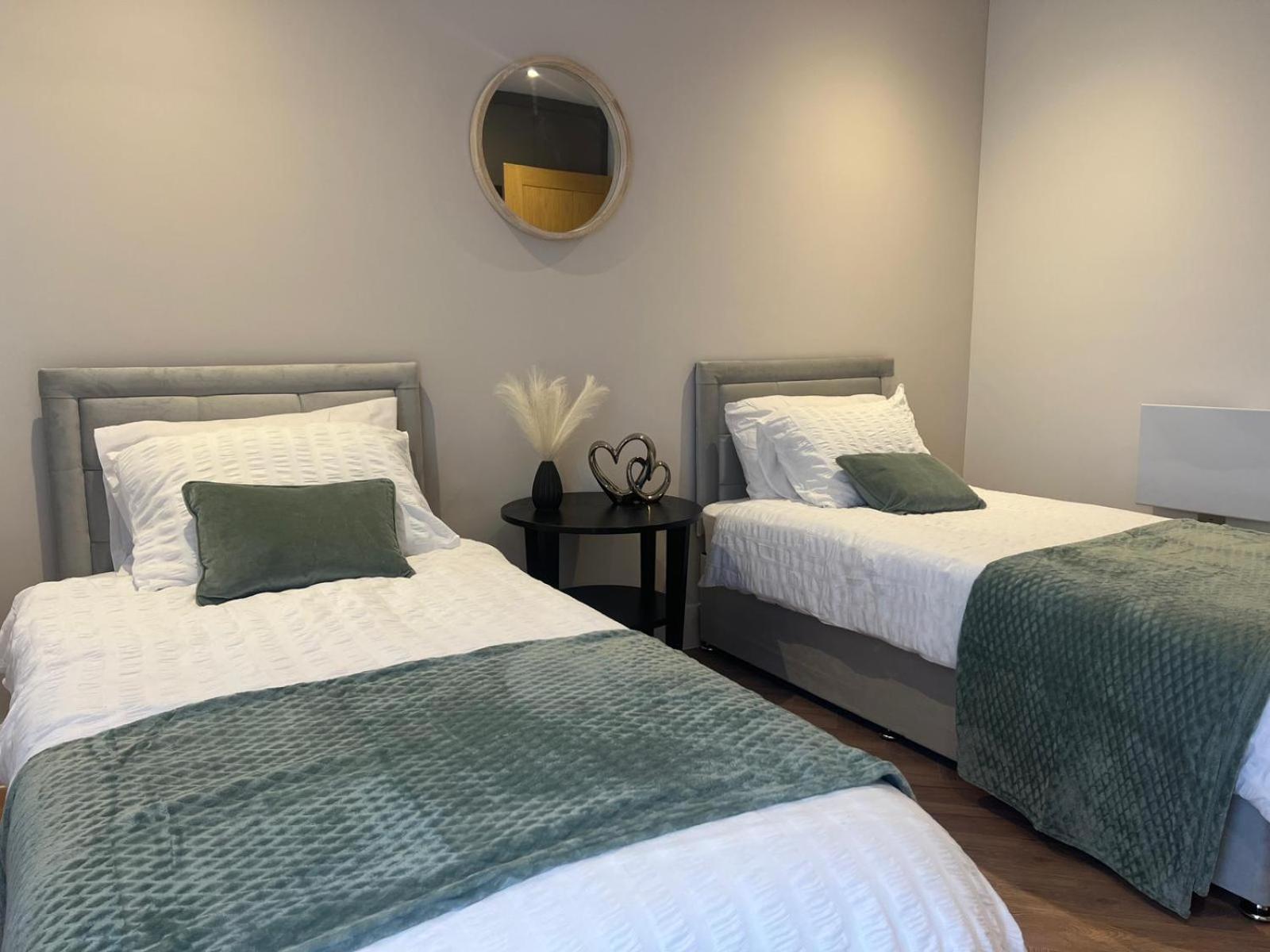 New 2 Bedroom Apartment Rickmansworth Town Centre ภายนอก รูปภาพ