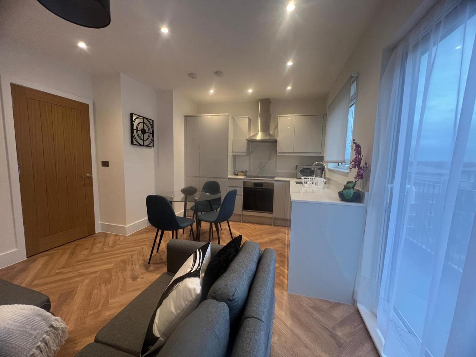 New 2 Bedroom Apartment Rickmansworth Town Centre ภายนอก รูปภาพ